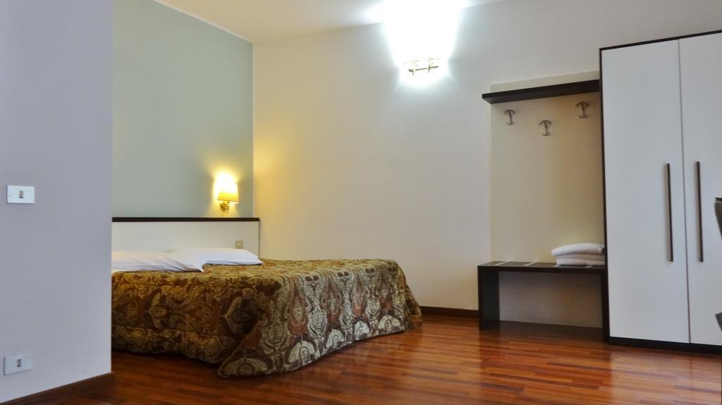 Hotel Lux Durante Mailand